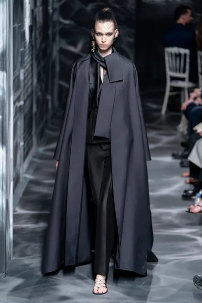 Look 49